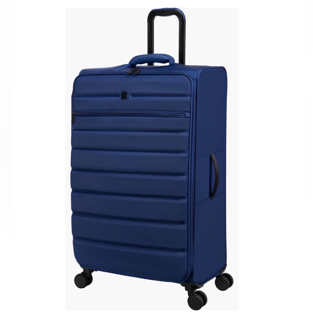 IT LUGGAGE Estate Blue Census 33-Inch Soft-side Luggage - New With Tag - Reemoly
